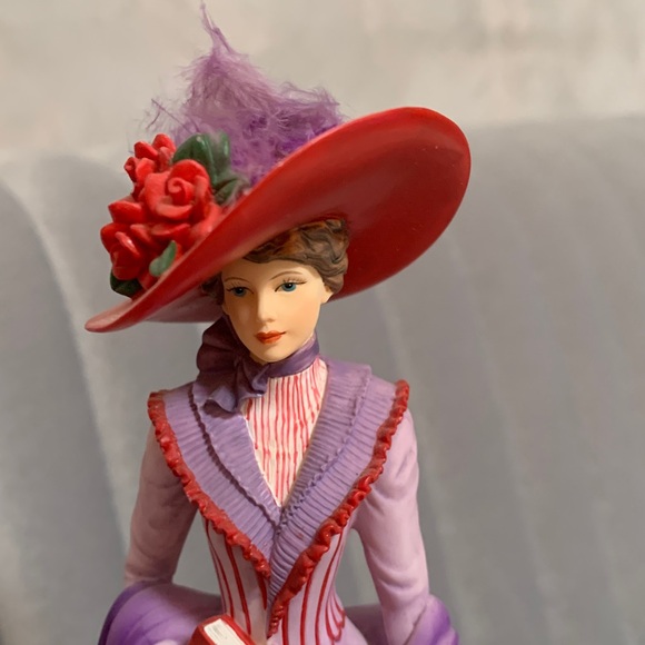 Thomas Kinkade Portraits of Style and Grace Collection - Picture 6 of 7